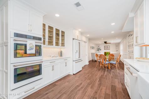 11 Mohican Drive Middletown NJ 07748