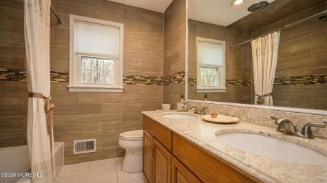 11 Mohican Drive Middletown NJ 07748
