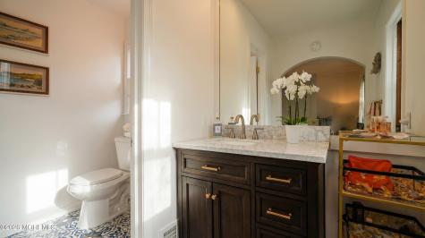 11 Mohican Drive Middletown NJ 07748