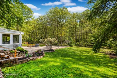11 Mohican Drive Middletown NJ 07748