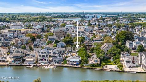 66-1/2 Ocean Avenue Manasquan NJ 08736