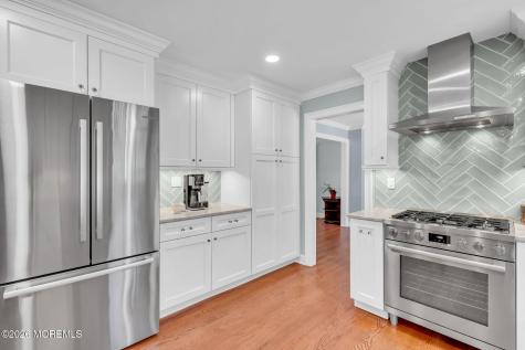 9 Neville Drive Lincroft NJ 07738