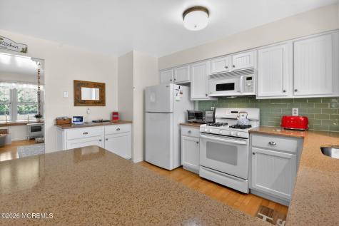 11 Moss Haven Way Howell NJ 07731