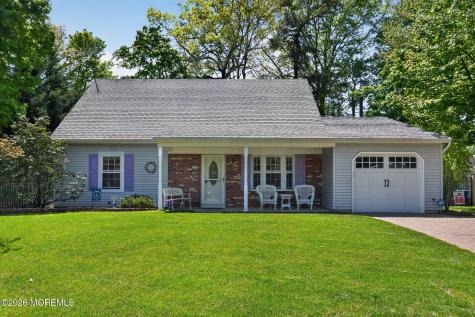 11 Moss Haven Way Howell NJ 07731