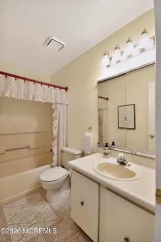 11 Moss Haven Way Howell NJ 07731