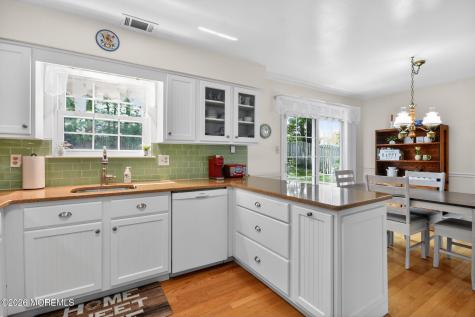 11 Moss Haven Way Howell NJ 07731