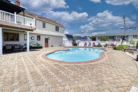 17 Fontainebleau Drive Brick NJ 08723