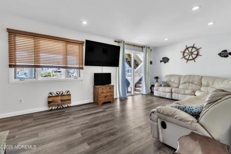 17 Fontainebleau Drive Brick NJ 08723