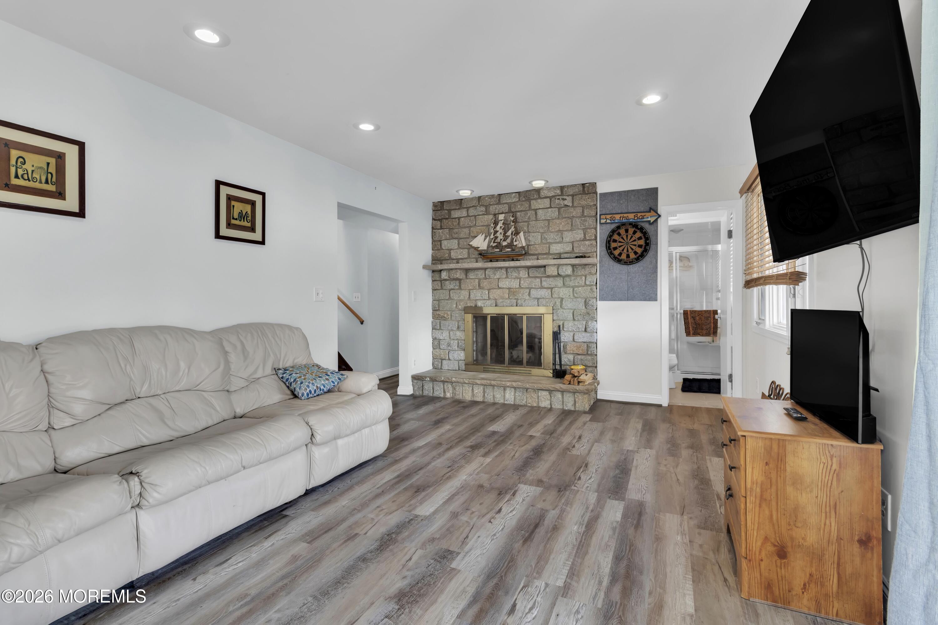 17 Fontainebleau Drive Brick NJ 08723
