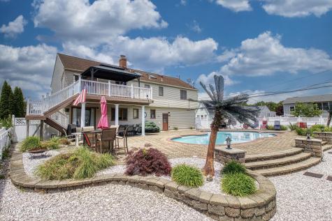 17 Fontainebleau Drive Brick NJ 08723