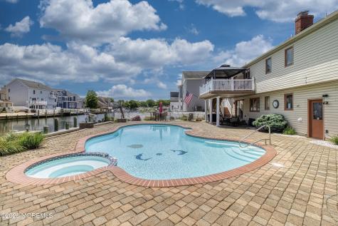 17 Fontainebleau Drive Brick NJ 08723