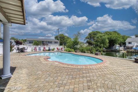 17 Fontainebleau Drive Brick NJ 08723