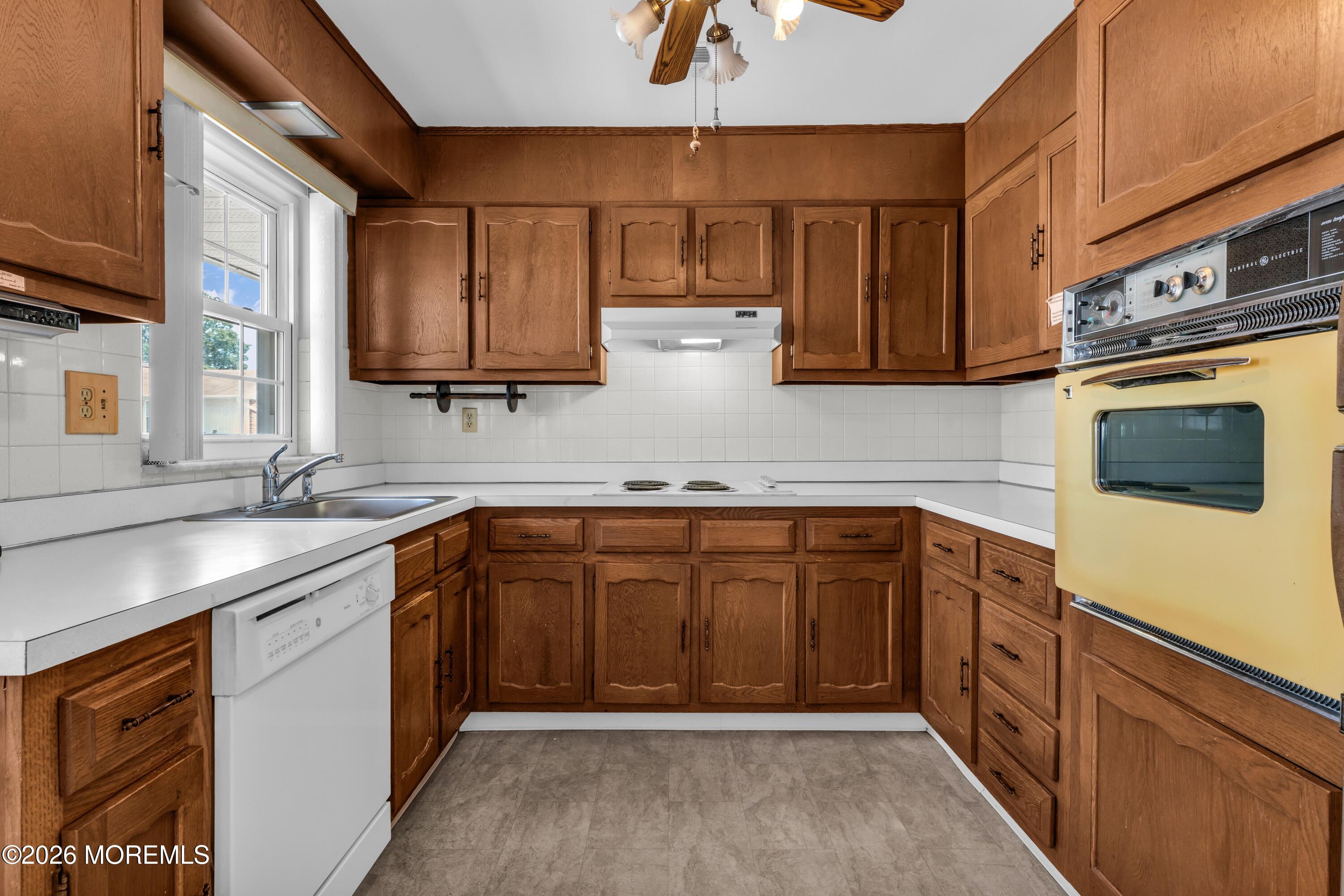 995 Argyll Circle Lakewood NJ 08701