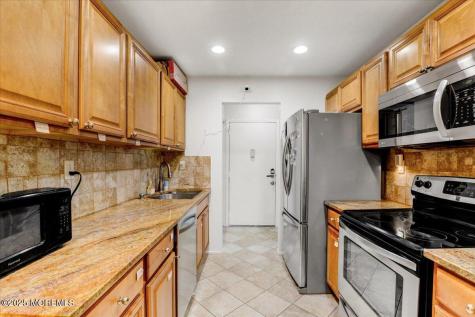 29 Meadow Green Circle Manalapan NJ 07726