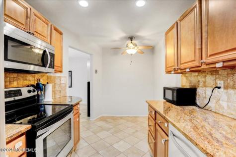 29 Meadow Green Circle Manalapan NJ 07726