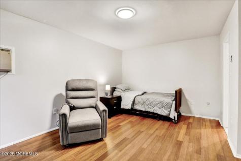 29 Meadow Green Circle Manalapan NJ 07726