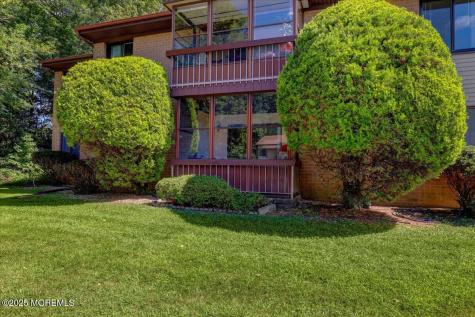 29 Meadow Green Circle Manalapan NJ 07726