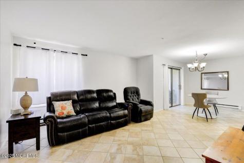 29 Meadow Green Circle Manalapan NJ 07726