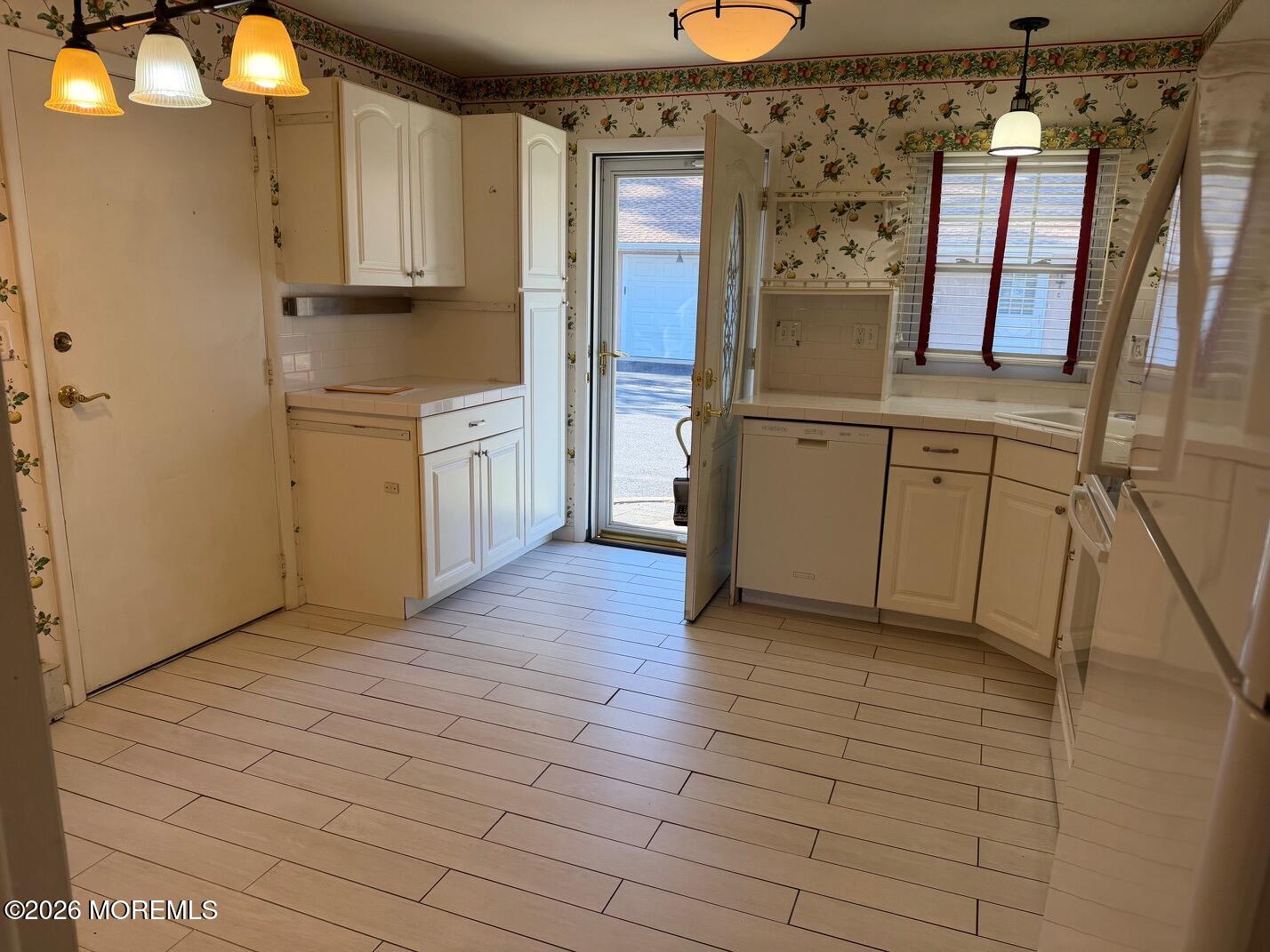 682 New Castle Court Lakewood NJ 08701