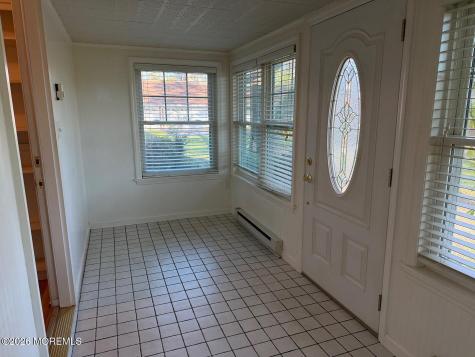 682 New Castle Court Lakewood NJ 08701