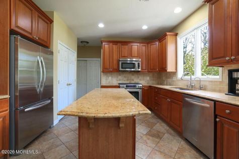 18 Willow Court Manahawkin NJ 08050