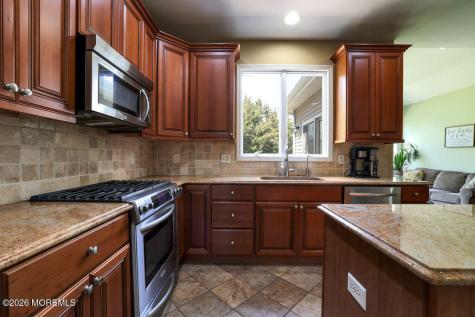 18 Willow Court Manahawkin NJ 08050