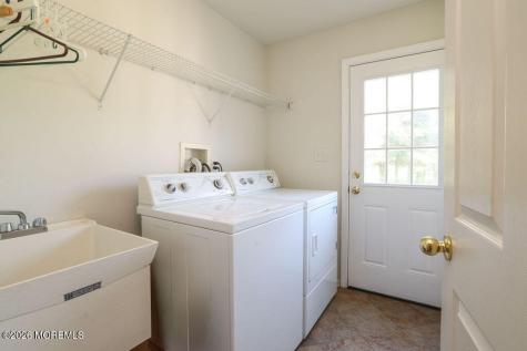 18 Willow Court Manahawkin NJ 08050
