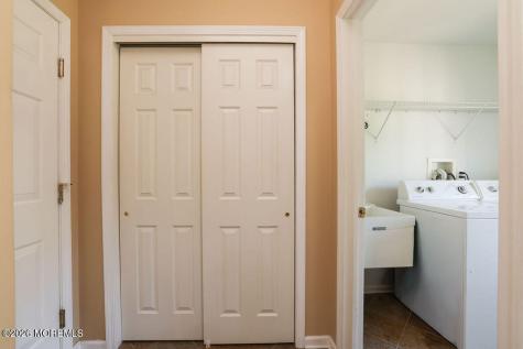 18 Willow Court Manahawkin NJ 08050