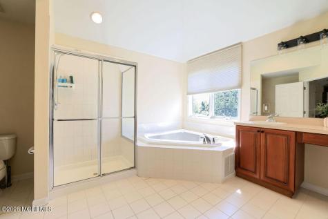 18 Willow Court Manahawkin NJ 08050