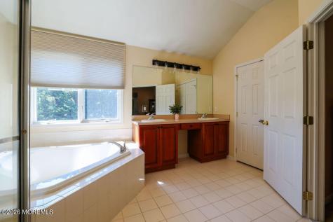 18 Willow Court Manahawkin NJ 08050