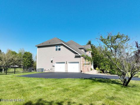 18 Willow Court Manahawkin NJ 08050