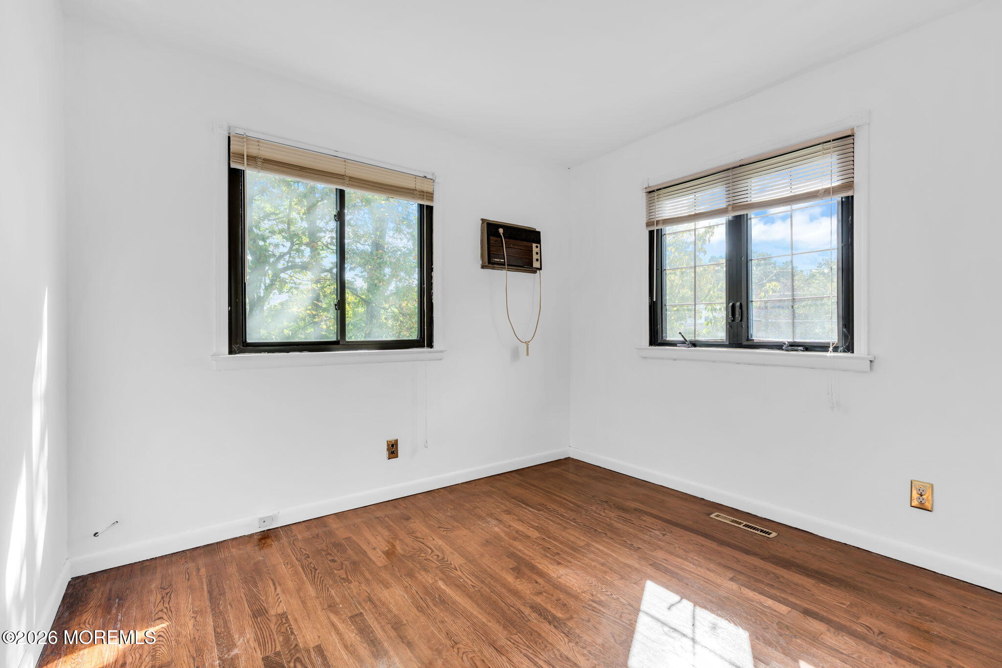 4 Hemlock Road Howell NJ 07731