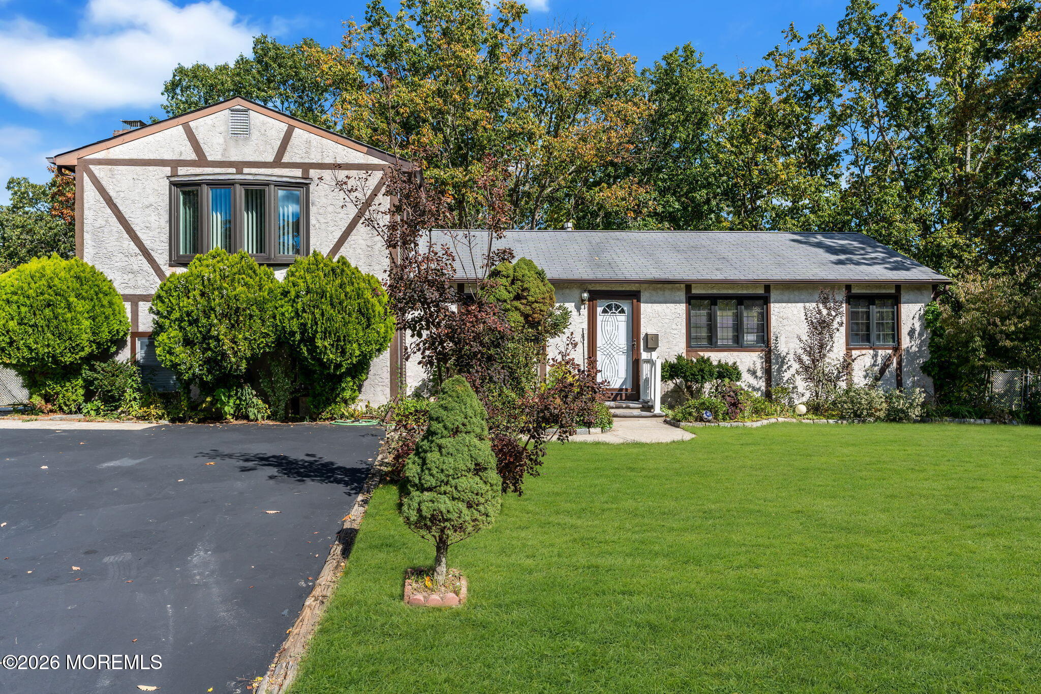 4 Hemlock Road Howell NJ 07731