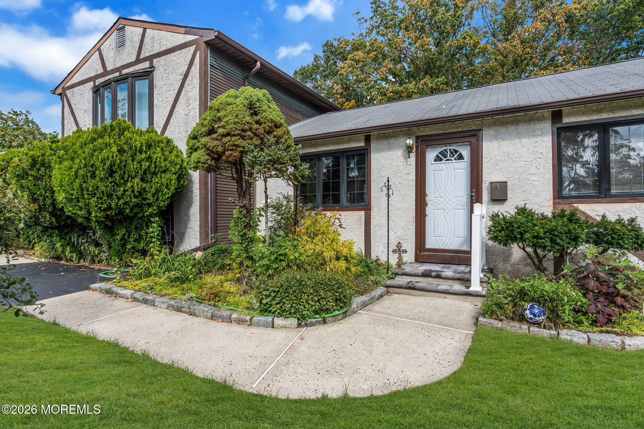 4 Hemlock Road Howell NJ 07731