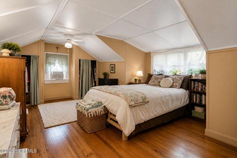 24 Foster Street Middletown NJ 07701