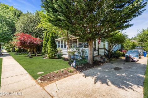 24 Foster Street Middletown NJ 07701