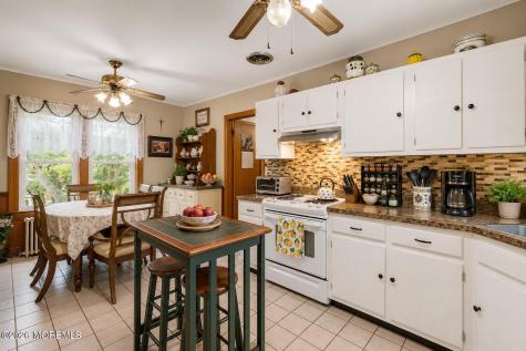 24 Foster Street Middletown NJ 07701