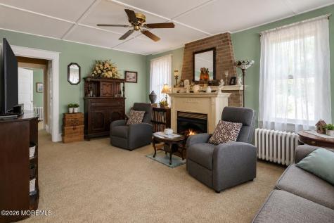 24 Foster Street Middletown NJ 07701