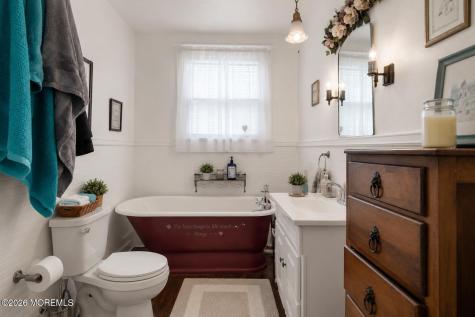 24 Foster Street Middletown NJ 07701