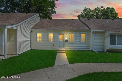 24 Calle De Elvira Freehold NJ 07728