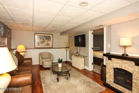 43 Darien Road Howell NJ 07731