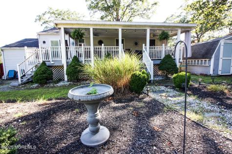 43 Darien Road Howell NJ 07731