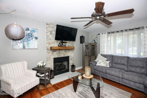 43 Darien Road Howell NJ 07731