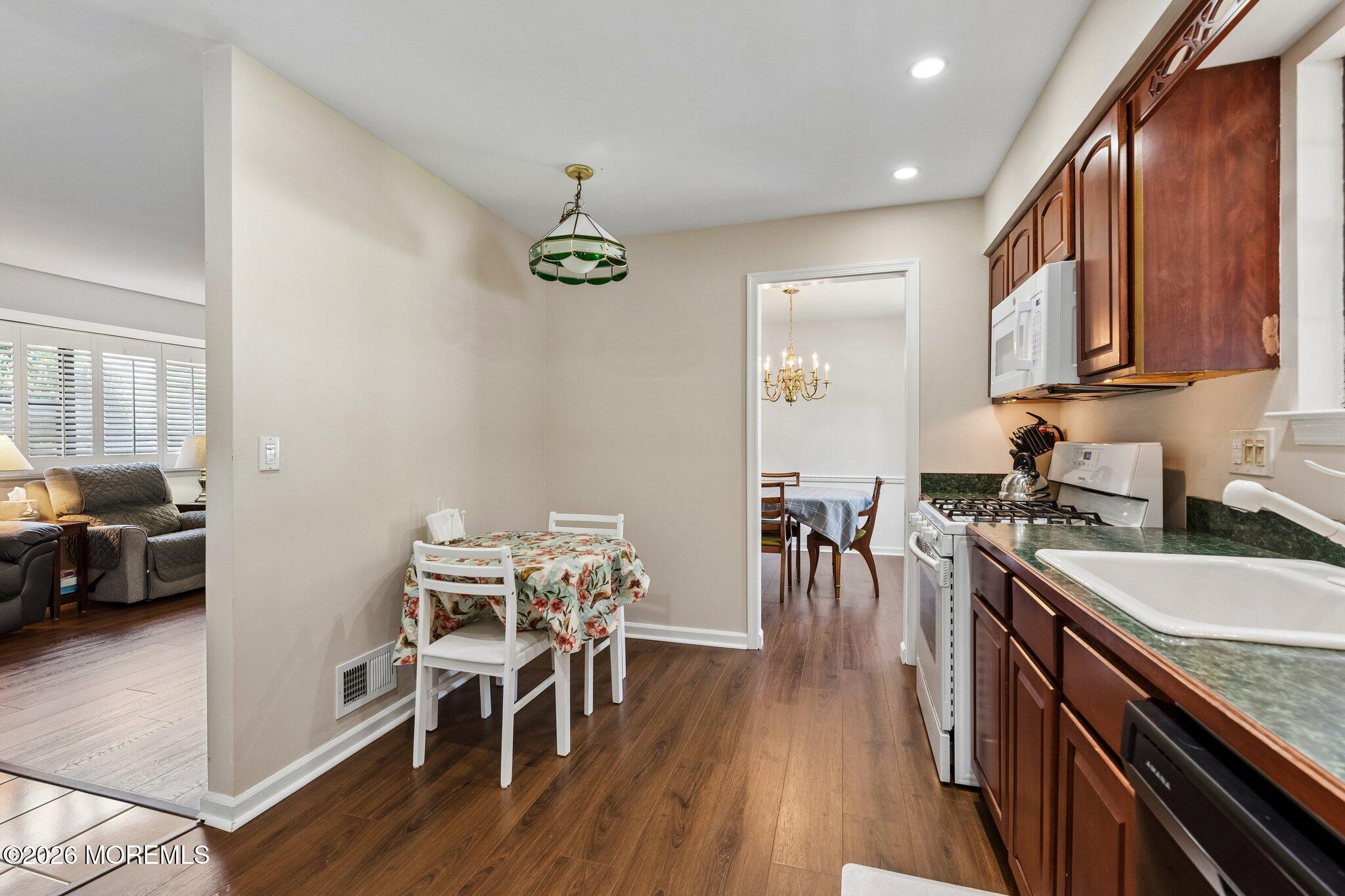 21 Deer Run Drive S Barnegat NJ 08005
