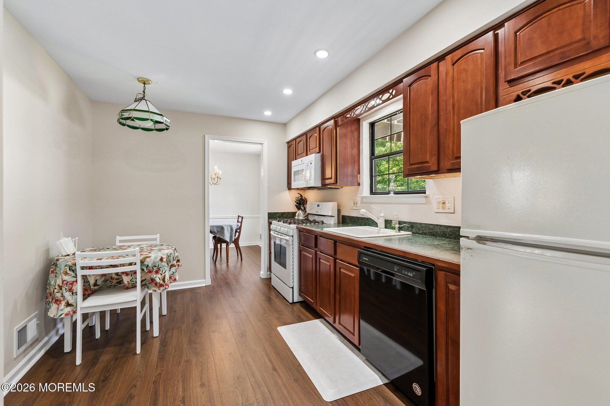21 Deer Run Drive S Barnegat NJ 08005