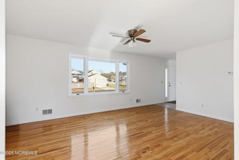 385 Maryland Avenue Bayville NJ 08721