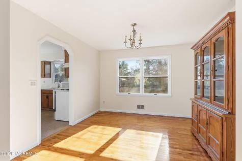 385 Maryland Avenue Bayville NJ 08721