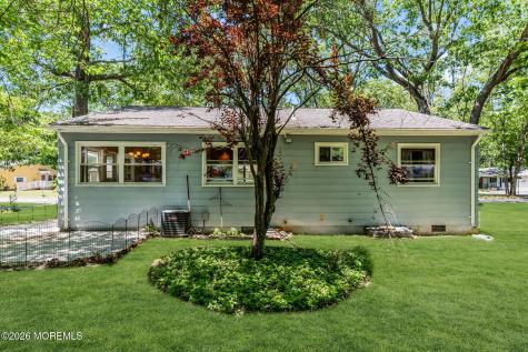 3 Idaho Drive Manchester NJ 08759