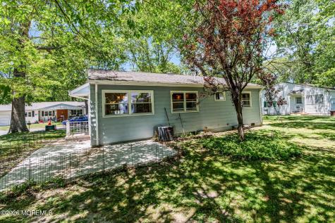 3 Idaho Drive Manchester NJ 08759