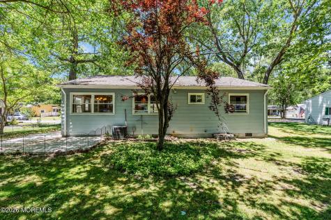 3 Idaho Drive Manchester NJ 08759